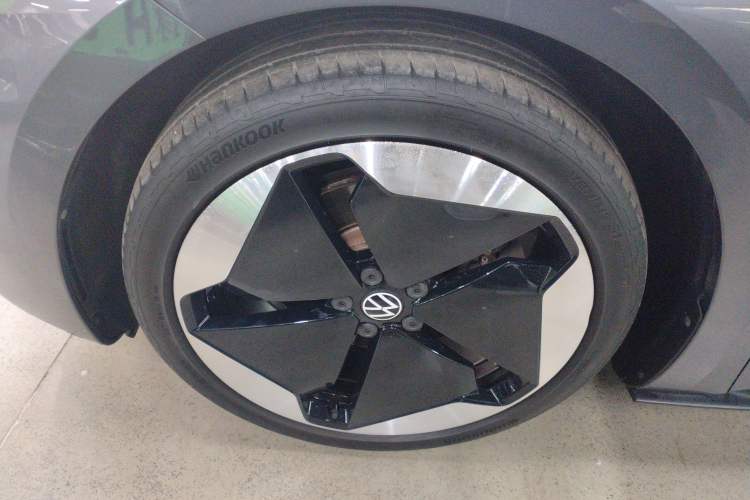 Used Volkswagen ID.3 2021 Pro Smart Edition Left Front Wheel Hub