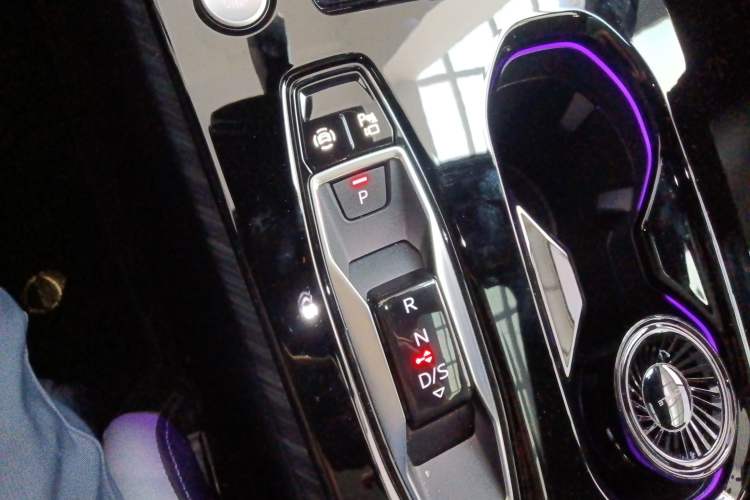 Used Audi A5L 2026 2.0T Sport Plus Gear Lever