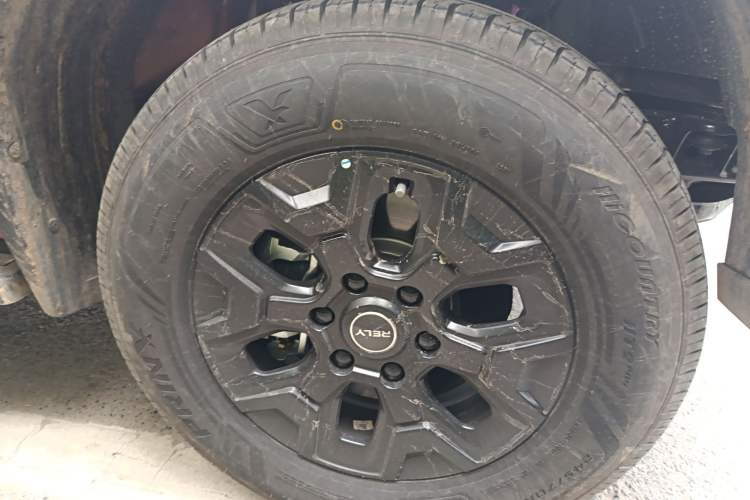 Used RELY Venucia R08 2025 Model 2.3T 8AT 4WD Diesel Standard Box Trail Edition Right Front Wheel Hub