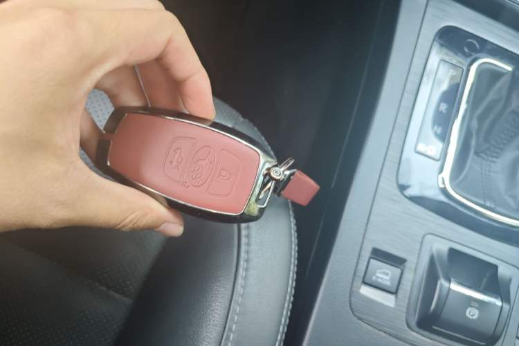 Used Subaru Outback 2015 2.5i Luxury Navigation Edition Vehicle Key