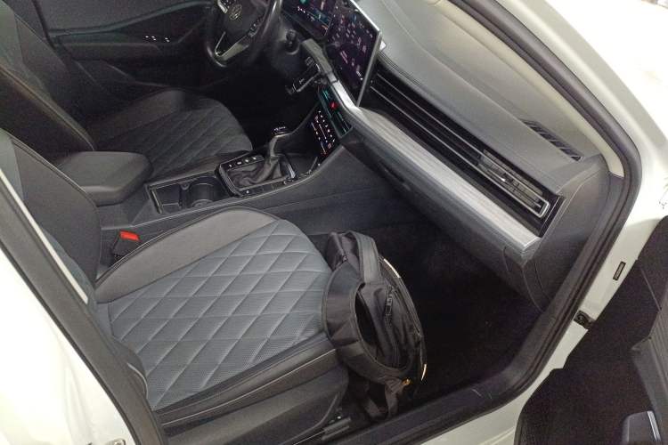 Used Volkswagen Sagitar 2023 280TSI DSG Beyond Lite Edition Right Front Seat