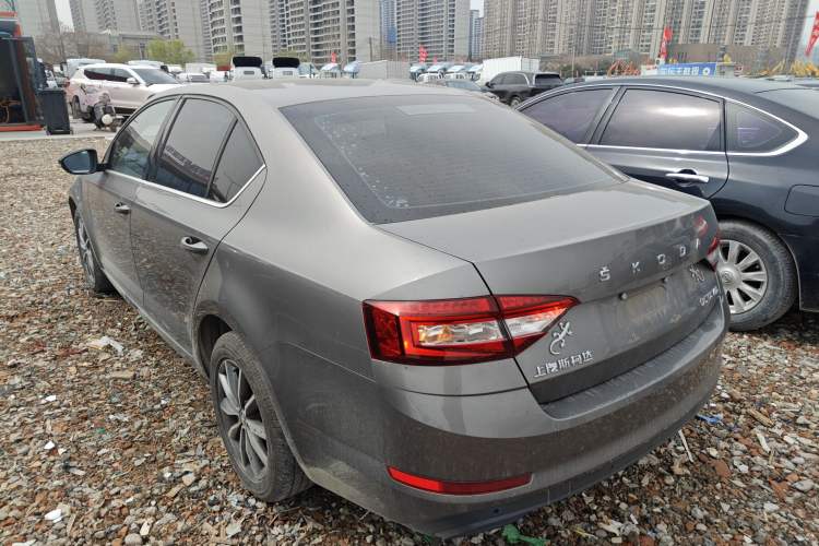 Used Skoda Octavia 2022 1.5L Automatic Comfort Edition Exterior 2