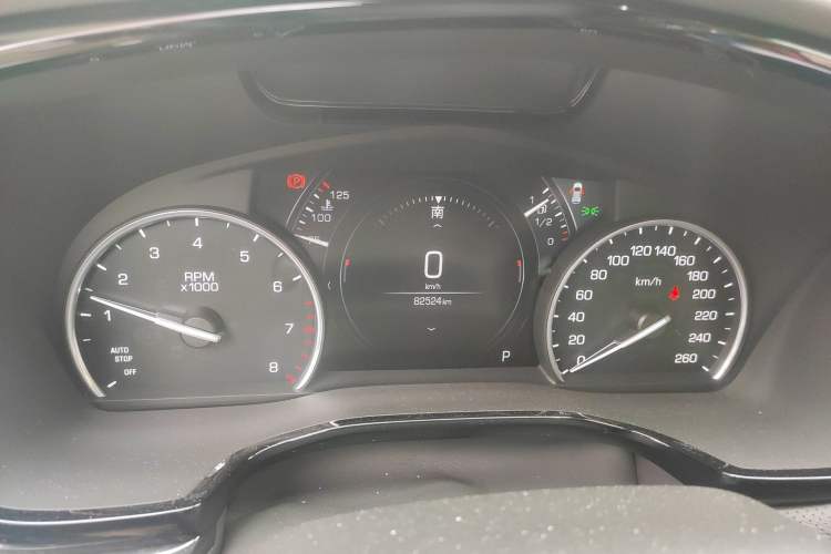 Used Cadillac XT5 2018 28T Four-Wheel Drive Luxury Model Odometer Close Up