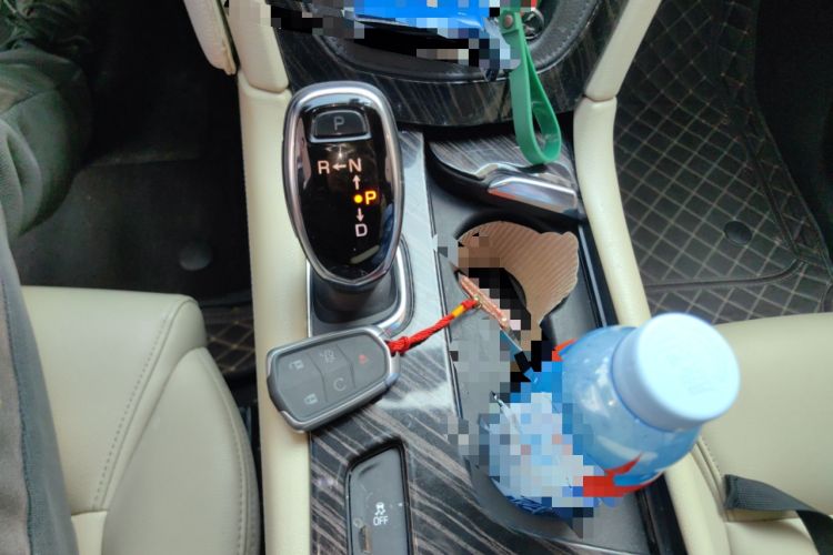 Used Cadillac XT5 2016 25T Tech Edition Gear Lever