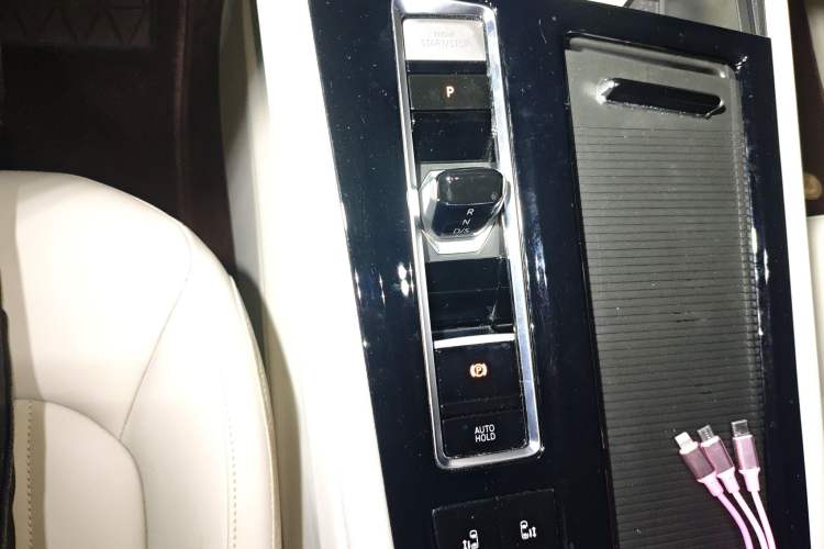 Used Volkswagen Viloran 2024 380TSI Luxury Edition
