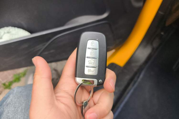 Used Hyundai Genesis Coupe 2009 2.0T Automatic Deluxe Edition Vehicle Key