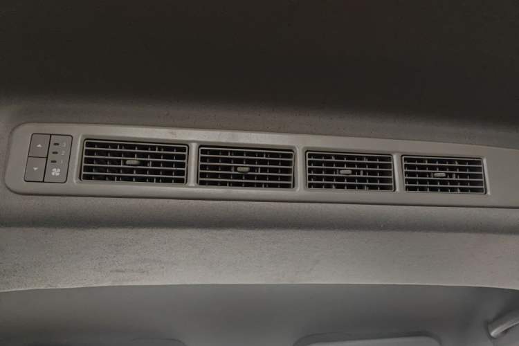 Used Wuling Hongguang PLUS 2019 1.5T Manual Comfort Version 7 Seats Headliner