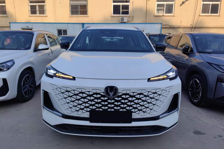 Used Changan CS55PLUS 2025 3rd Generation Blue Whale 1.5T 500Bar Prestige Edition