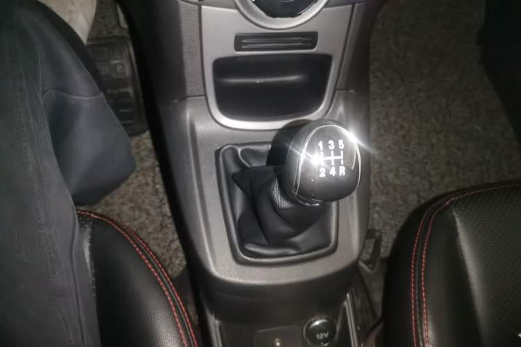 Used Ford Fiesta 2013 Sedan 1.5L Manual Fashion Edition Gear Lever