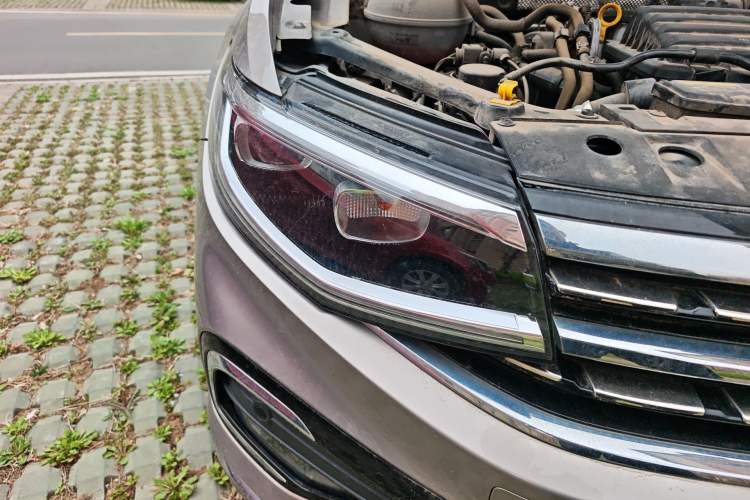 Used Volkswagen Bora 2023 200TSI DSG Smart Drive Version Right Front Headlight