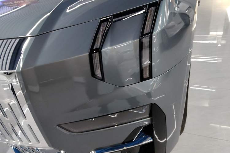 Used Zeekr 009 2024 7-Seater Walk-Through Version Four-Wheel Drive 108 kWh
