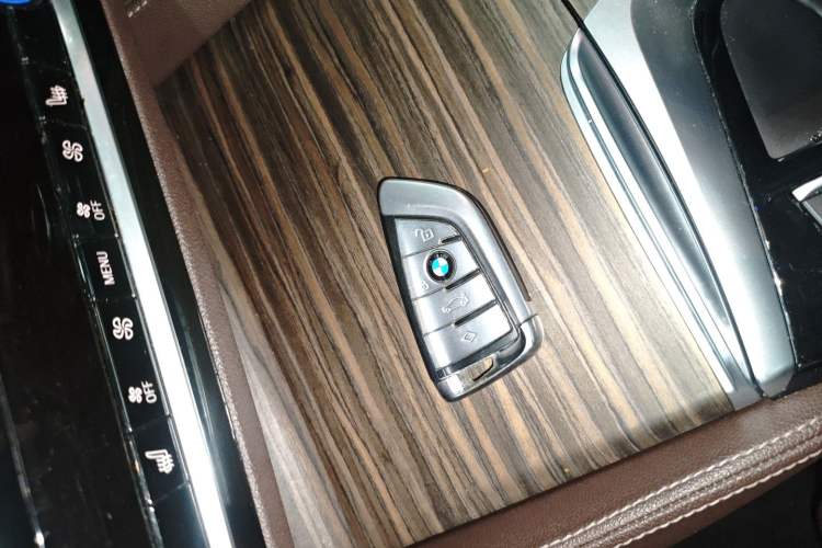 Used BMW 5 Series 2018 530Li Leading Edition Luxury Package
