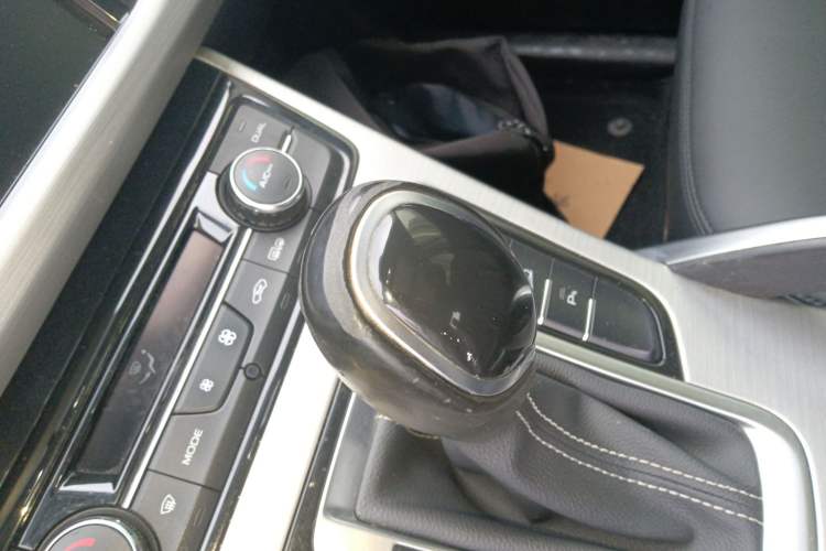 Used Geely Auto Emgrand X7 Sport 2016 1.8TD Automatic ZhiShang Model