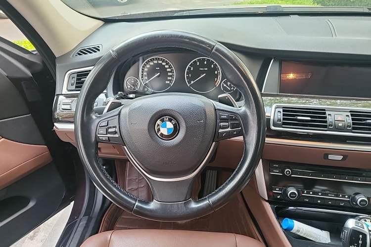 Used BMW 5 Series GT 2014 535i Leading Model