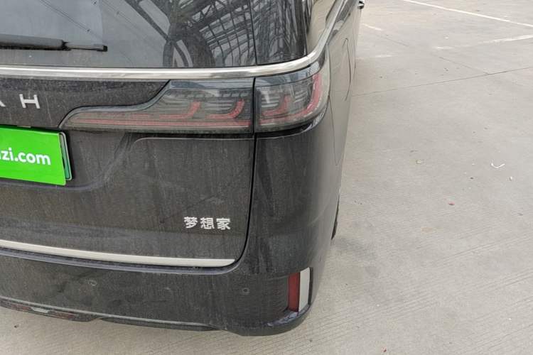 Used VOYAH Dream 2024 PHEV Ultra-Long Range Flagship Edition
