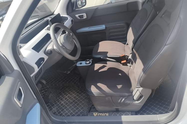 Used Geely Galaxy Panda 2024 Panda Mini 200km Endurance Bear
