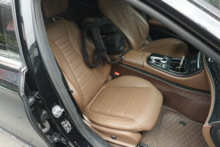 Used Mercedes-Benz E-Class 2018 Restyled E 300 L Sporty and Stylish Edition Right Front Seat