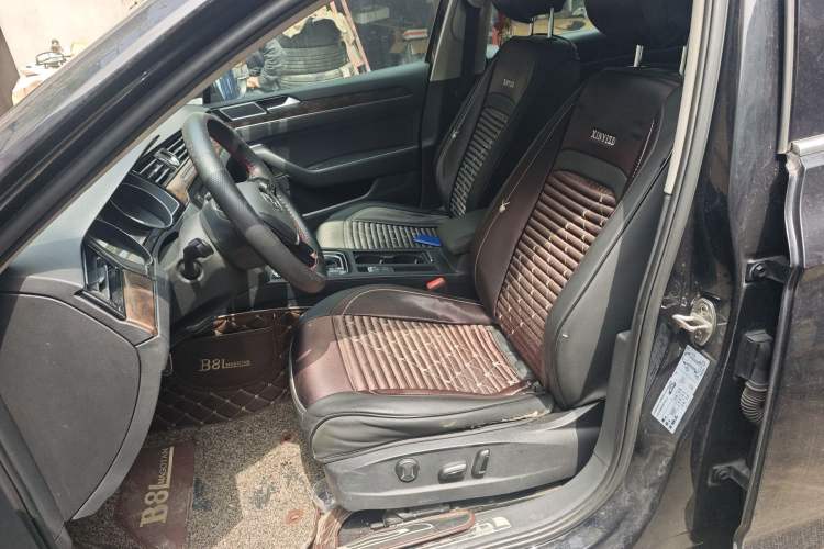 Used Volkswagen Magotan 2019 330TSI DSG Luxury Version China VI Standard Left Front Seat