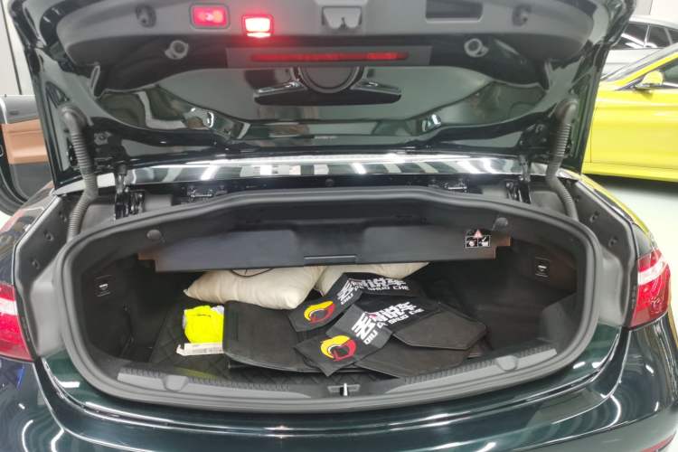 Used Mercedes-Benz E-Class 2020 E 260 Convertible Coupe Trunk