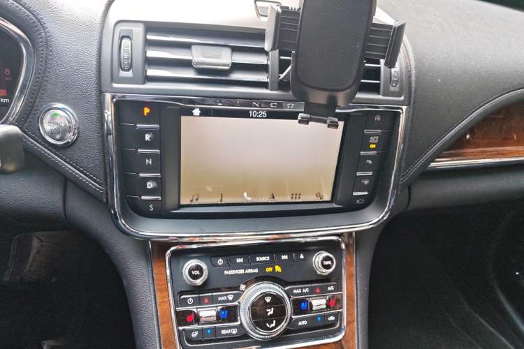 Used Lincoln Continental 2019 2.0T Two-Wheel Drive Prestige Version China VI Standard