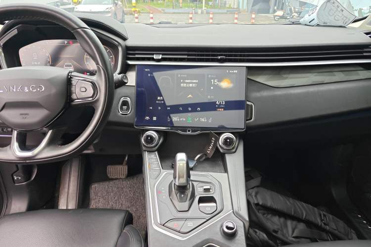 Used Lynk & Co 01 2021 2.0TD Two-Wheel-Drive Pro Trim Audio And AC Panel