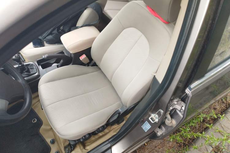 Used Hyundai Celesta 2011 1.6L Manual Luxury Model Left Front Seat