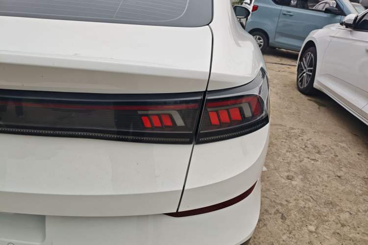 Used Volkswagen Lamando 2022 Lingdu L 280TSI DSG Spicy Edition Right Rear Taillight