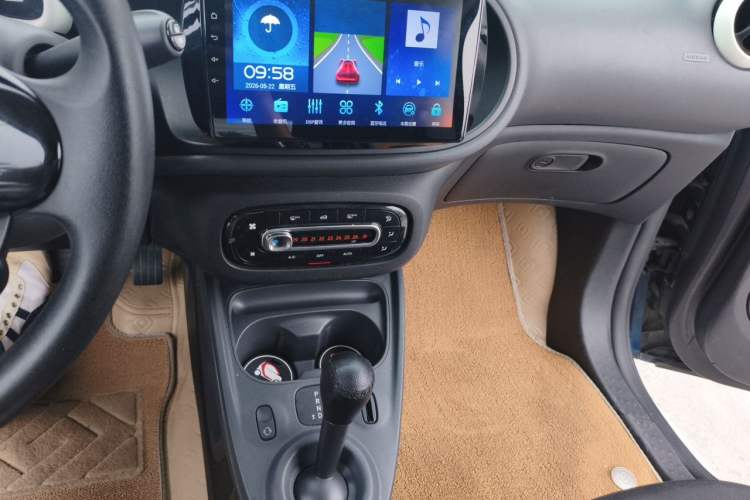 Used smart fortwo 2018 1.0L 52kW Hardtop Dynamic Version China V