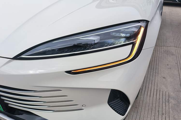 Used BYD Seal 2023 DM-i 1.5L 121km Prestige Model
