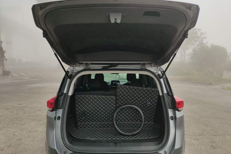 Used Chevrolet Orlando 2020 Light Hybrid Redline 530T Automatic Enjoyment Edition (5+2 Models)