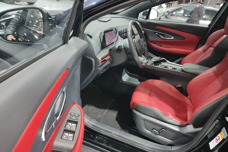 Used Changan UNI-T 2020 1.5T Prestige Version
