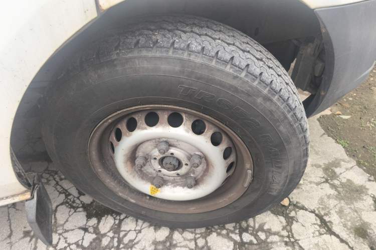 Used Ford Transit 2017 2.0T Gasoline Automatic Multi-Function Commercial Vehicle Short Wheelbase Low Roof China V Standard