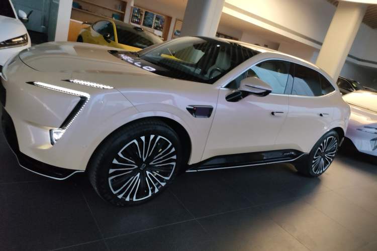 Used Avatr 11 2024 700 Three-Laser Four-Wheel Drive Recommended Version