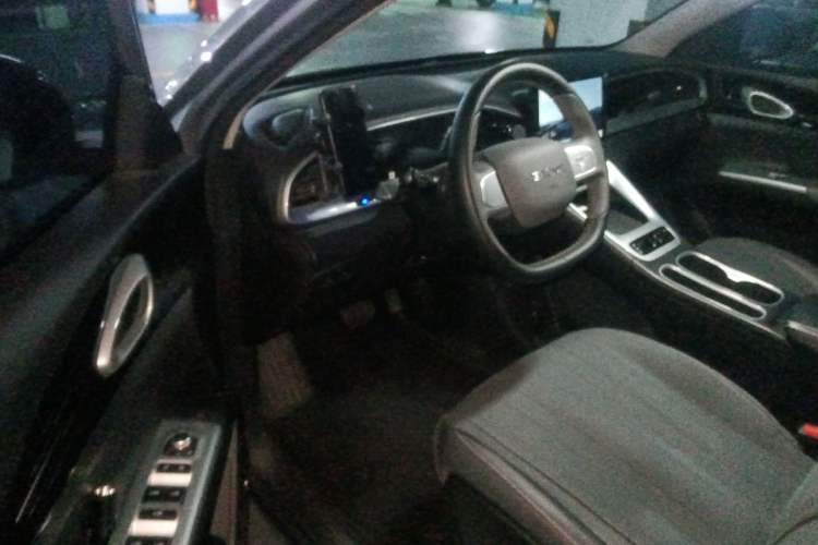 Used Geely Galaxy Geome 2025 410 km Free Version
