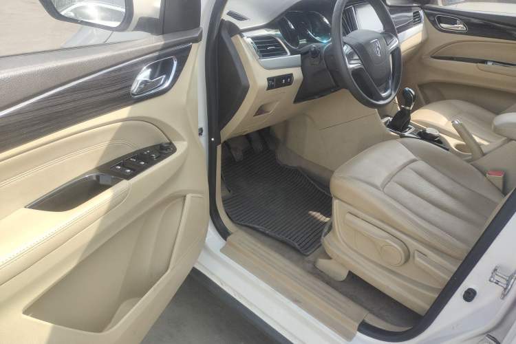 Used Baojun 730 2016 1.5L Manual Comfort Version 7 Seats China V Emission Standard
