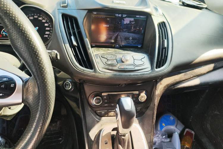 Used Ford Kuga 2015 2.0L GTDi Four-Wheel-Drive Sport Model
