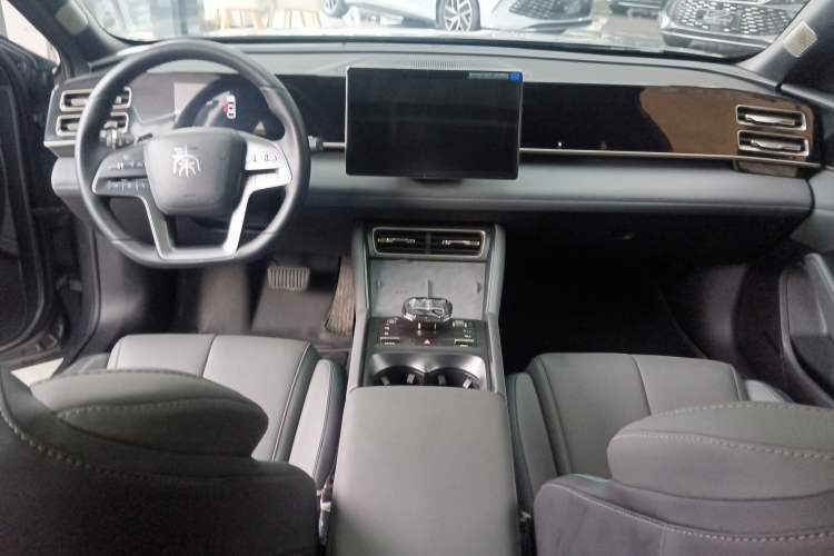 Used BYD Qin L 2025 DM-i Smart Drive 120KM Superior Model
