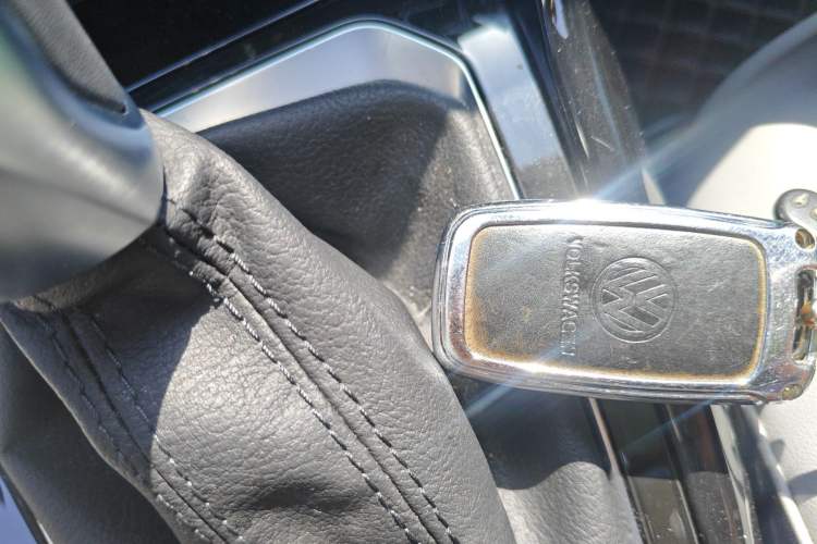 Used Volkswagen T-ROC 2023 300TSI DSG Two-Wheel-Drive Chen Guang Edition Vehicle Key