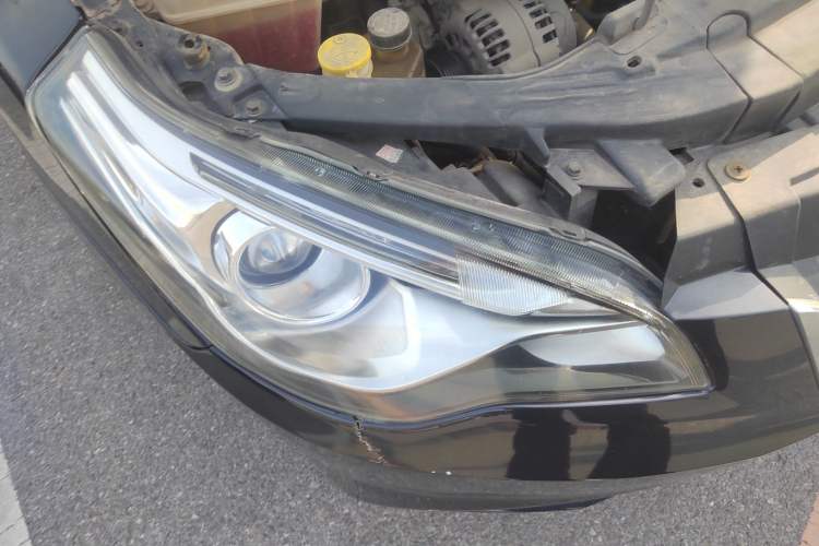 Used Bestune B50 2013 1.6L automatic luxury version Right Front Headlight