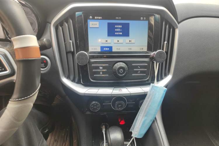 Used JMC Yusheng S350 2017 2.0T Automatic 2WD Diesel Luxury Edition 5 Seats