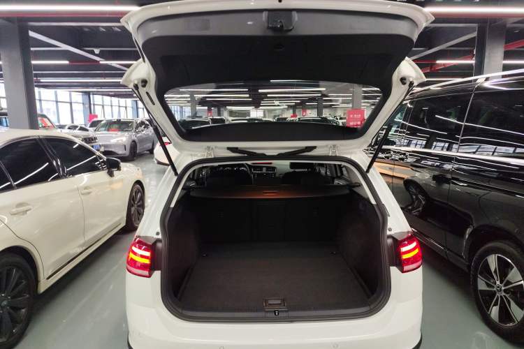 Used Volkswagen Golf 2019 1.8TSI Travel Edition