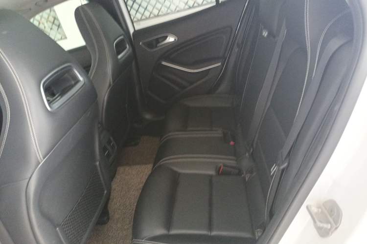 Used Mercedes-Benz GLA 2016 GLA 200 Fashion Model Left Rear Seat