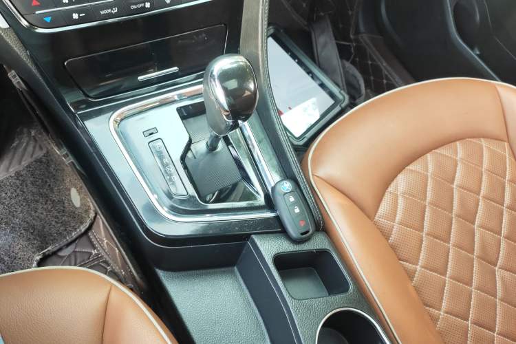 Used Venucia T70 2018 2.0L CVT Smart Enjoyment Sport Edition
