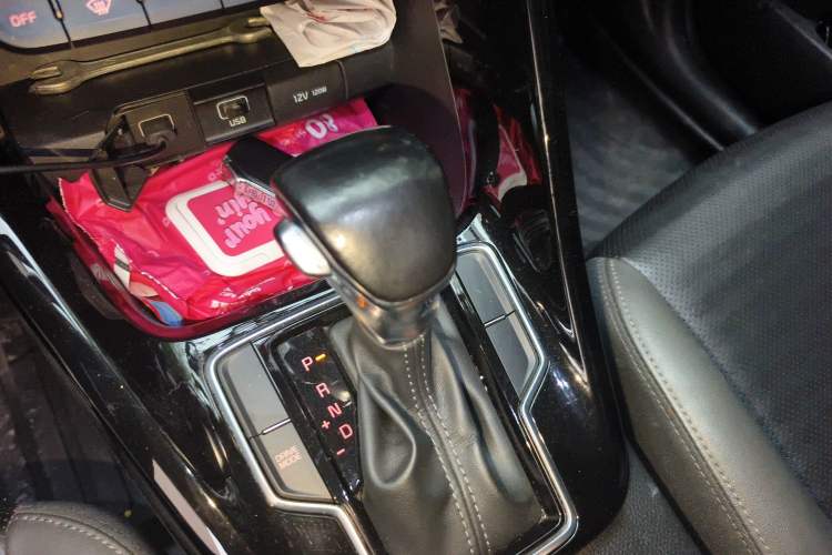 Used Kia Sportage R 2018 2.0L Automatic Smart Luxury Version China V Standard Gear Lever