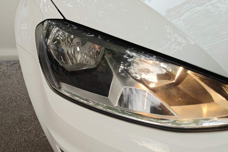 Used Volkswagen Golf 2016 1.6L Automatic Comfort Model Right Front Headlight