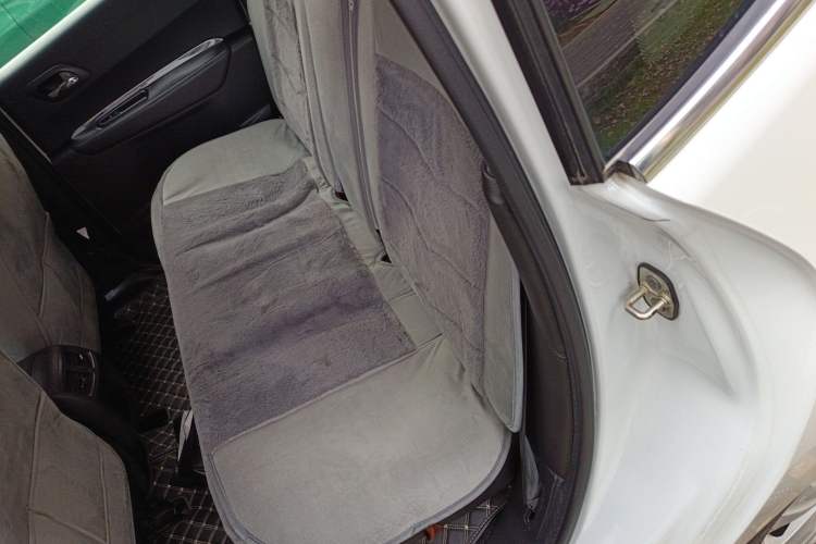 Used Peugeot 3008 2015 2.0L Manual Classic Edition
