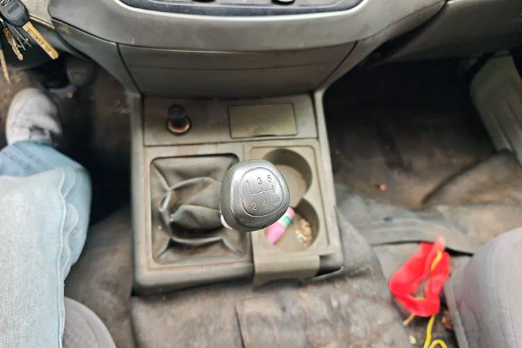 Used Jinbei Hiace 2011 2.0L 5th Generation Kuaiyunwang Luxury Version 4G20B