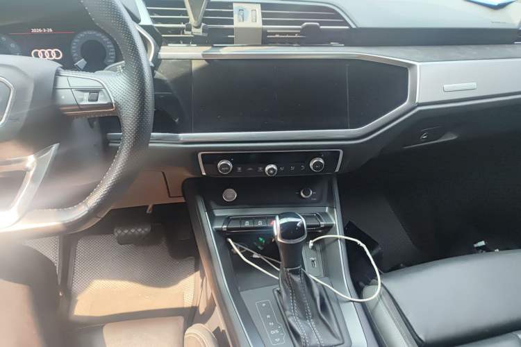 Used Audi Q3 2020 40 TFSI Fashion Dynamic Model