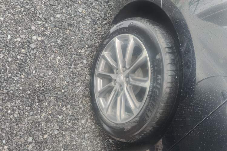 Used Buick LaCrosse 2022 652T Luxury Version Right Rear Wheel Hub