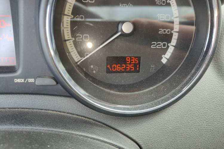 Used Peugeot 408 2010 1.6L Manual Luxury Edition